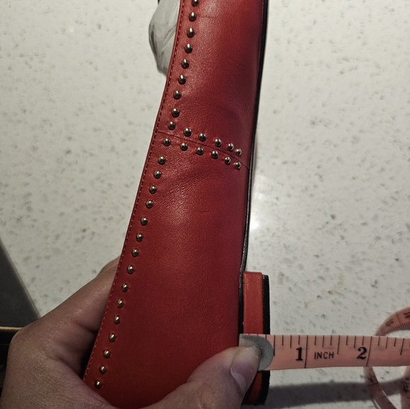 Vince Camuto Signature studded leather flats in pink coral color. Size 37 - Picture 6 of 6